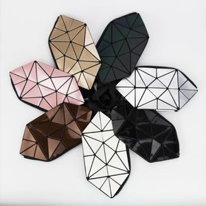 ❤️GEOMETRIC COLLAPSEABLE COSMETIC POUCH❤️